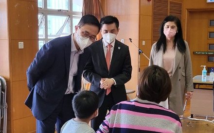 Po Leung Kuk arranges outreach team to provide COVID-19 vaccination service for students from affilated schools and neighbourhood (Chinese Only) 