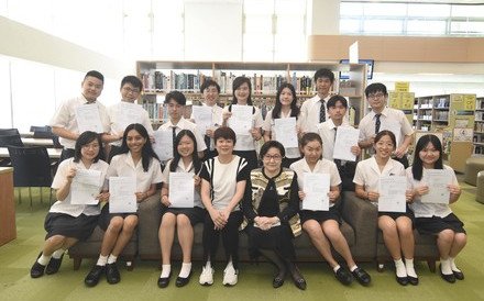 保良局属校 IB放榜成绩亮丽 近50名考生获40分以上成绩 当中蔡继有学校7名考生考获44分