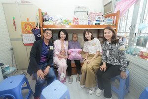 开展礼暨同贺国庆活动 1