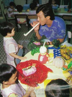 Sam Hui and the Kuk’s children enjoyed a good time together.