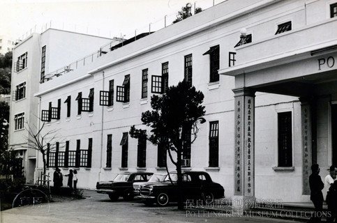 中座大楼1950年代的照片，可以留意外墙上的浅横纹。