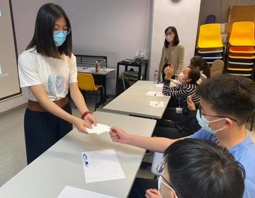 「職」「系」咁的