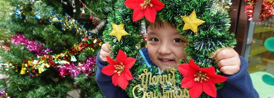 朱李月华幼稚园暨幼儿园 - 相簿 (01-19.12.2025 圣诞亲子吊饰设计活动)