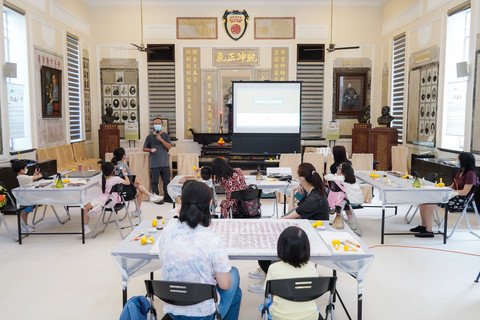 Rubbing Workshop
(Co-organised with The Antiquities and Monuments Office)