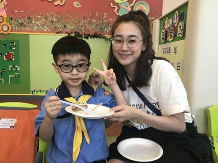 小蜜蜂聚餐相