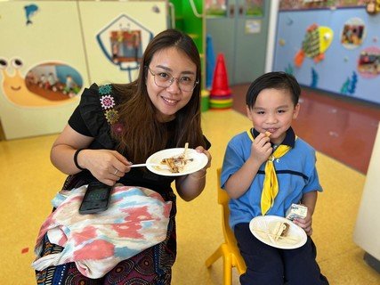 小蜜蜂聚餐相