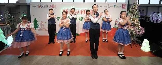 當日活動包括: 學員跳舞表演，展出由學員親手製作的手工藝品及布藝製品等。