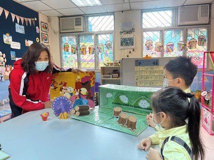 保良局屬下幼稚園透過繪本故事，傳遞成長型思維、性格強項及正向情緒等，協助幼兒從小建立正面價值觀。