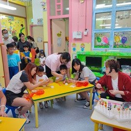 我們很用心地製作麵粉公仔呢!
