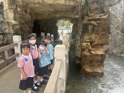 遊覽鳳德公園、參觀救護站及體驗「飲茶」活動