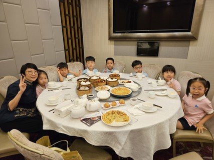 遊覽鳳德公園、參觀救護站及體驗「飲茶」活動
