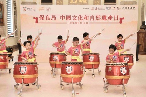 保良局屬校學生精心準備舞蹈、音樂和功夫表演等，展現中華文化魅力。
