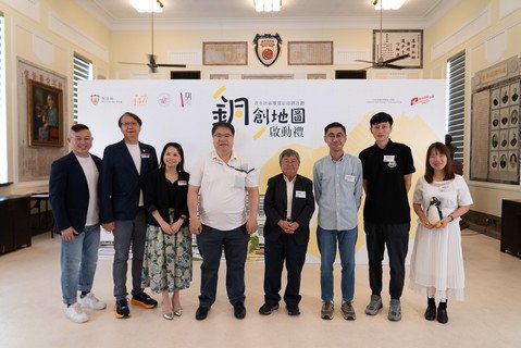 一眾主禮嘉賓與導師合照。