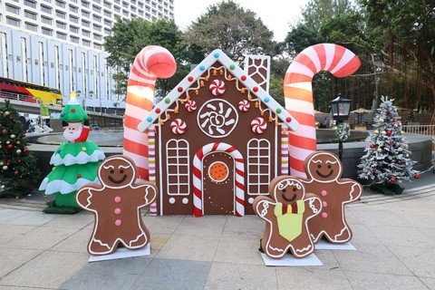 V Mart第一期以「童话圣诞」为主题，现场设有多个巨型圣诞打卡装置。