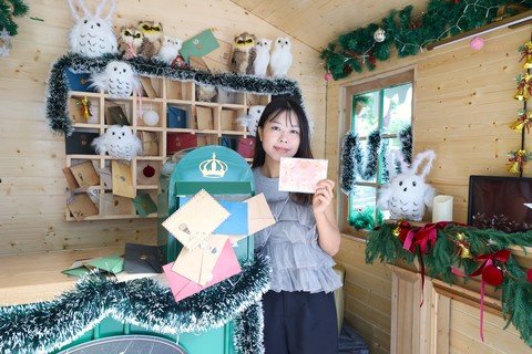 猫头鹰邮局为市民及游客寄出祝福讯息。