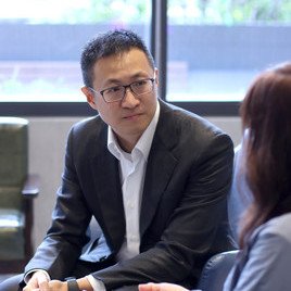 保良局李兆基青年綠洲為受影響居民提供臨時住宿,保良局主席何芷韻太平紳士聯同董事會成員及本局團隊探訪居民,送上誠摯慰問並了解居民需要。居民向本局送上感謝卡表達心意。