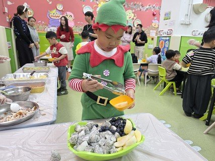 2025.12.18 圣诞节庆祝会暨十一、十二月份生日会