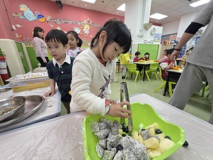 2025.12.18 圣诞节庆祝会暨十一、十二月份生日会