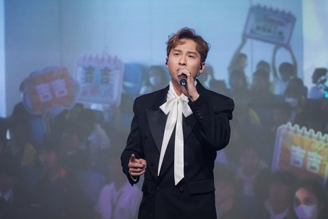 （Chinese Only）《中年好聲音》義工大使周吉佩先生、劉洋先生、李金凱先生及龍婷女士演繹經典歌曲及分享各人的生命故事，以歌聲傳遞愛與希望。