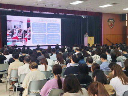 文頴怡議員BBS, JP就「從兩會看國家民生政策：慈善與社福的香港角色」為題作分享。