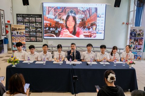 保良局董玉娣中学安排线上会议，让女状元李心儿同学与一众同窗分享喜悦。