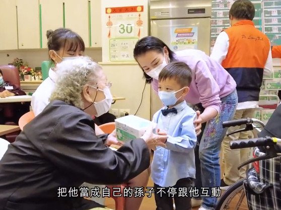 杏兒與仔仔親子做義工👩‍👦 一齊點亮身邊人✨